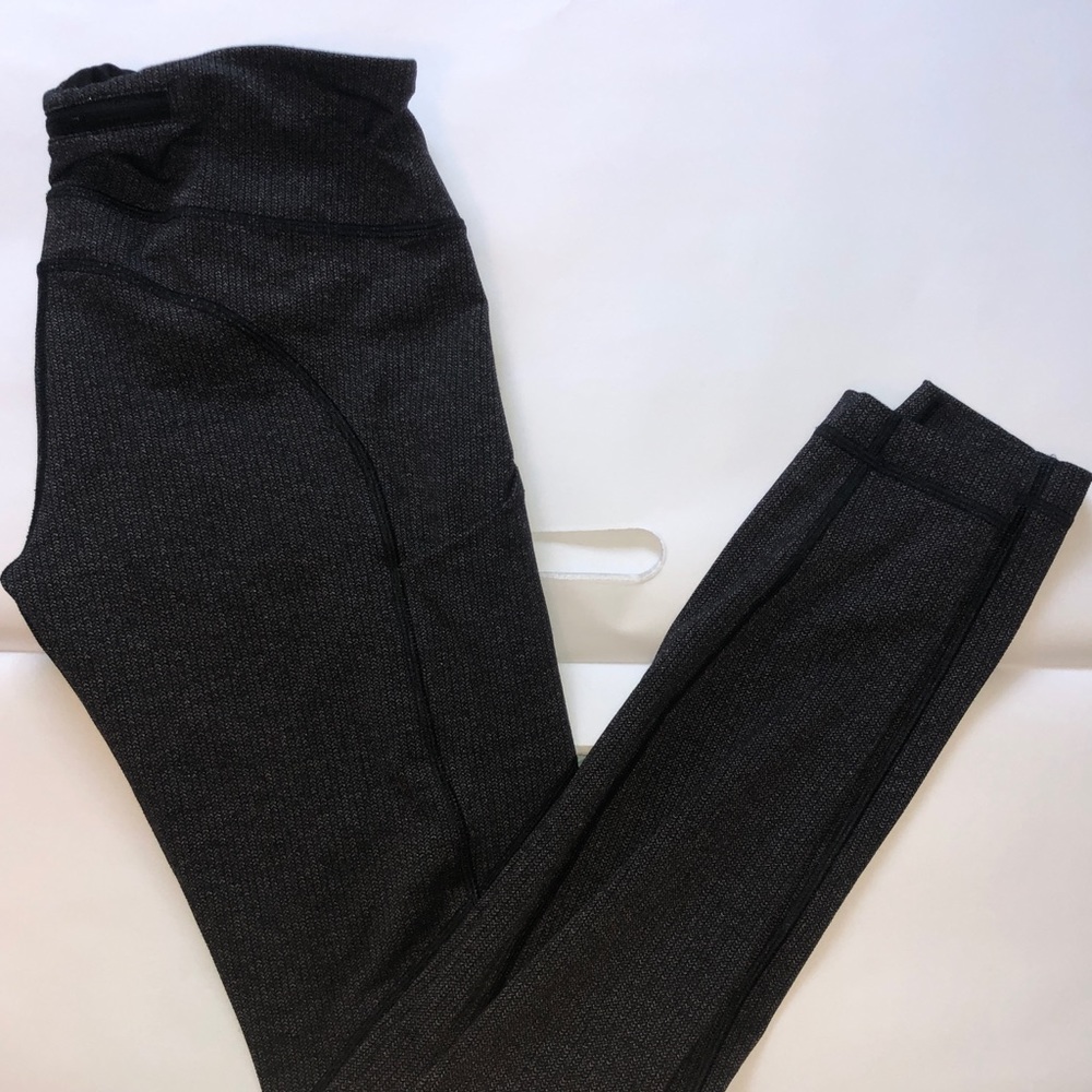 Lululemon’s leggings size 8